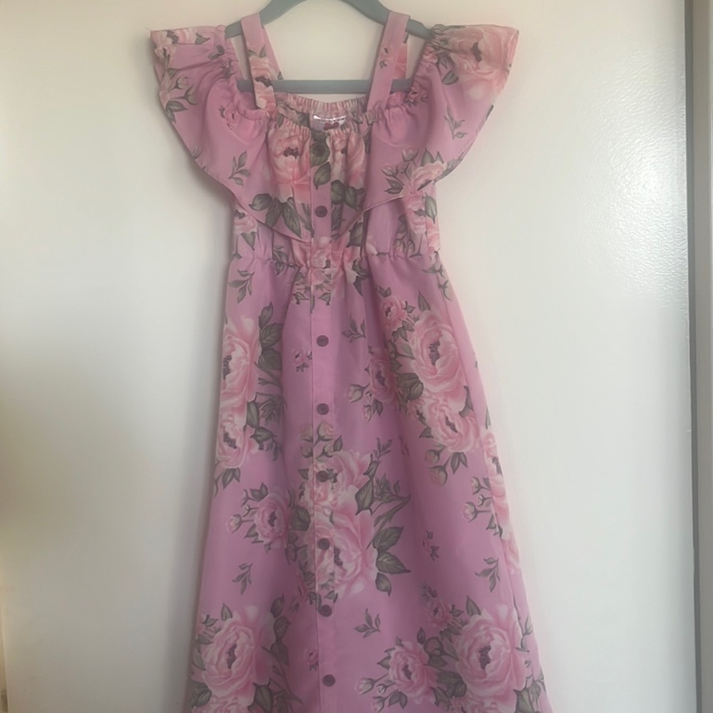 Lil girls pink floral dress! Perfect for summer! Size 5 in kids